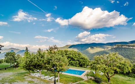 Vistas a la piscina desde la terraza del primer piso 